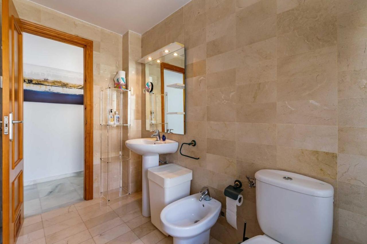 Fuengirola Los Boliches Paseo Maritimo Rey De Espana Esquina Lope De Vega 1 Dormitorio Mas Sofa Cama Salon Mas Cama Supletoria ภายนอก รูปภาพ