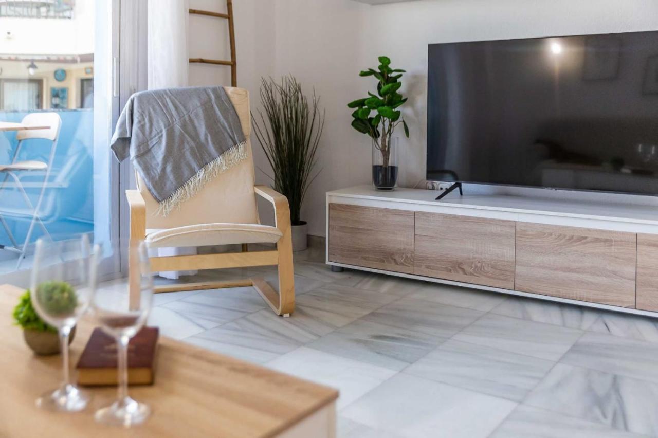 Fuengirola Los Boliches Paseo Maritimo Rey De Espana Esquina Lope De Vega 1 Dormitorio Mas Sofa Cama Salon Mas Cama Supletoria ภายนอก รูปภาพ